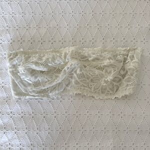 Aerie Lace Bandeau in Cream